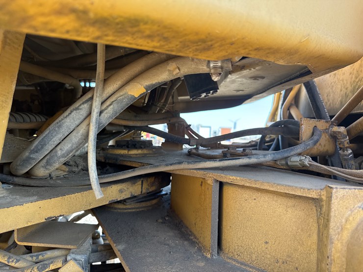 caterpillar-it28f-image-24