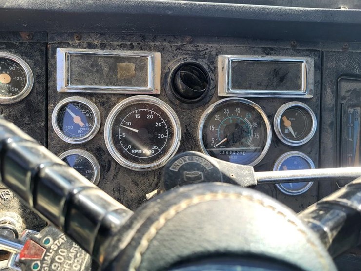 1995-ford-l9000-tandem-axle-day-cab-semi-image-63