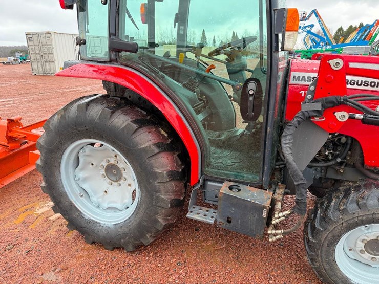 massey-ferguson-1736-image-11