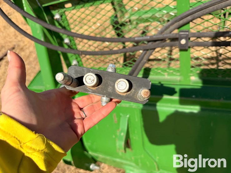 john-deere-8-image-13