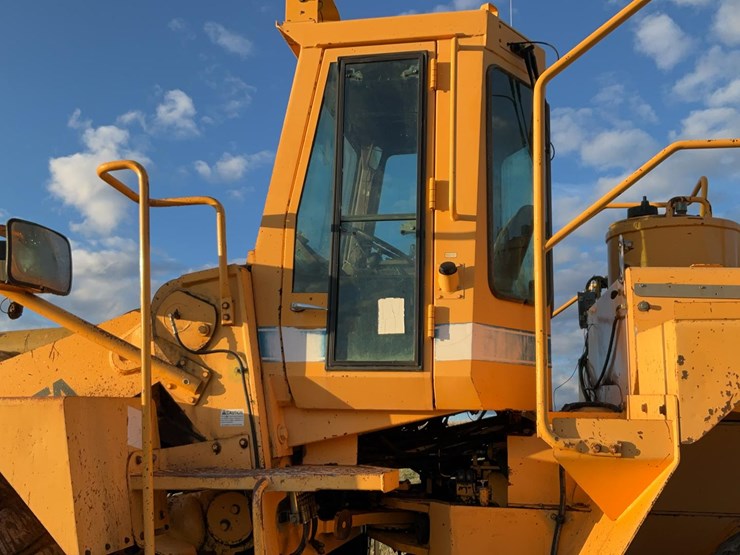 #300-•-2004-dressta-555b-wheel-loader-image-30