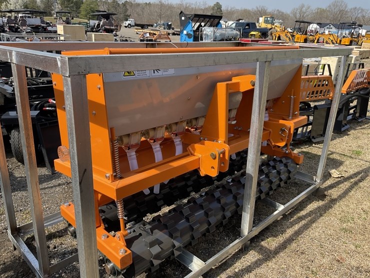 2026-caterpillar-12-image-2