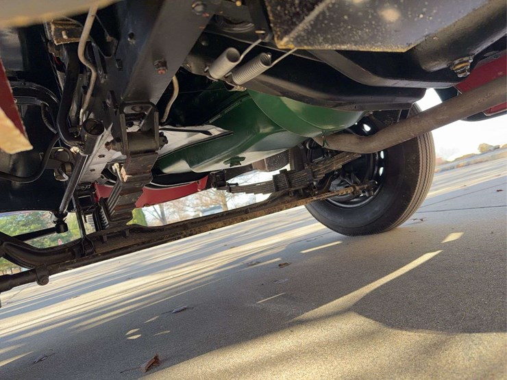 1937-international-d2-panel-truck-image-75