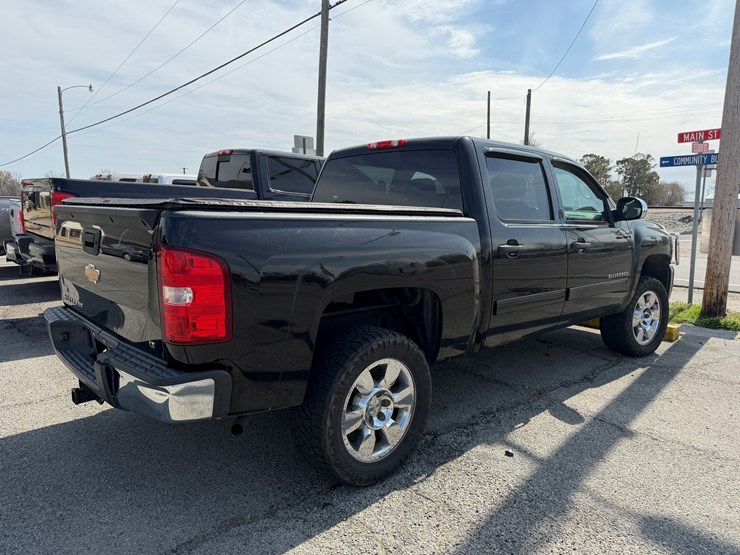 2012-chevrolet-silverado-1500-image-3
