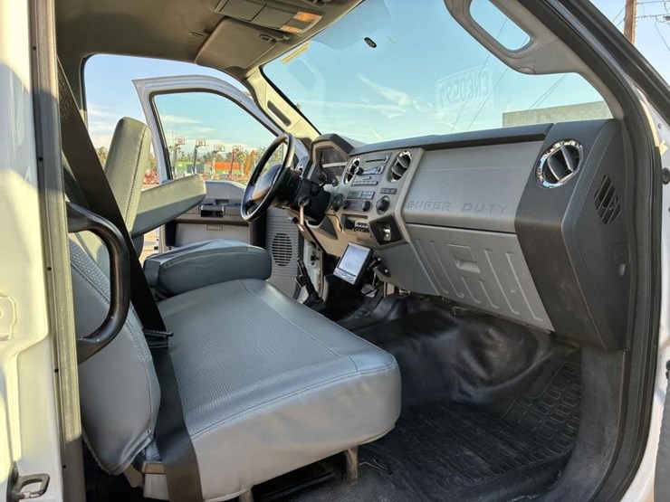 2015-ford-f650-image-12