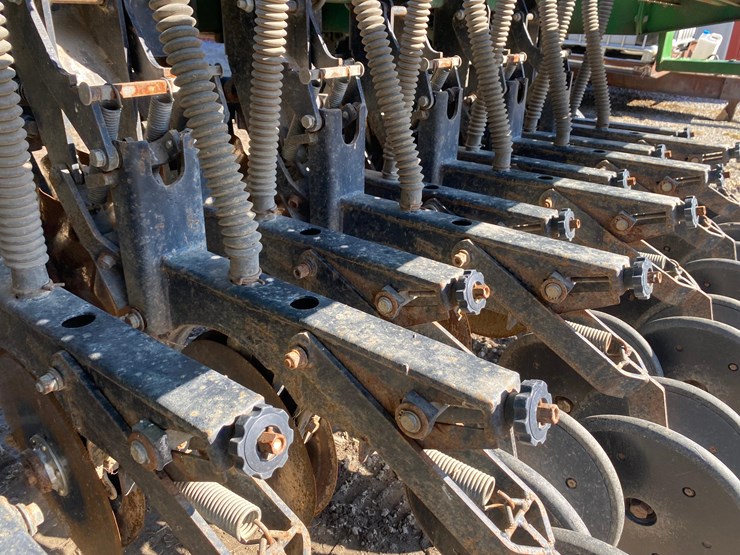 great-plains-solid-stand-30-image-94