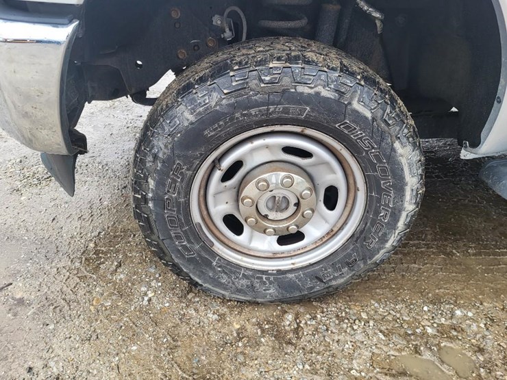 2015-ford-f250-xl-image-12