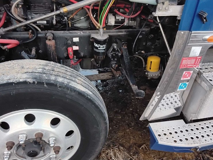 freightliner-cascadia-tractor-2015-freightliner-cascadia-3alxfb007gdg85229-mileage:-does-not-r-image-22