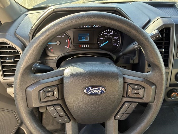 2022-ford-f450-xl-image-12