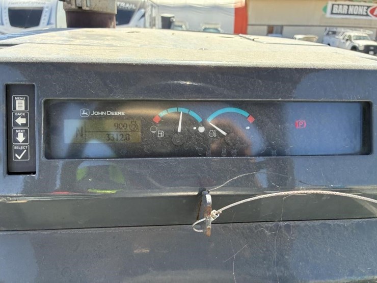 2017-deere-210lep-image-21