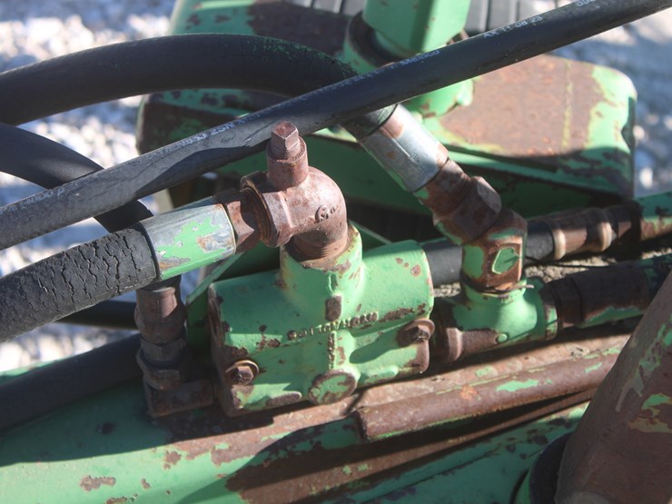 john-deere-700-image-11