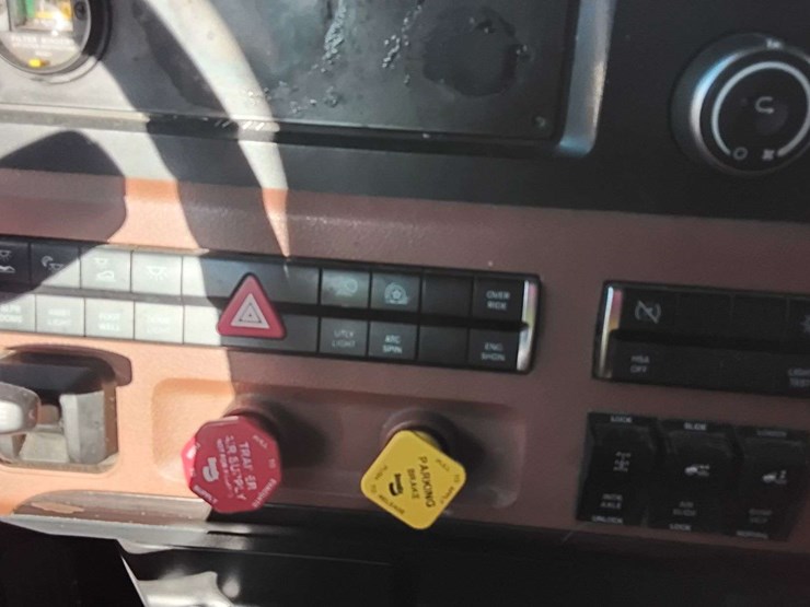 2020-freightliner-pt126sl-1fujhhdr0lllf2426-mileage:-image-17