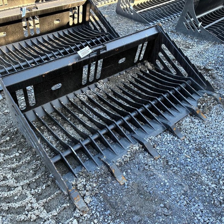 Wildcat 68" Skid Steer Skeleton Tooth Bucket