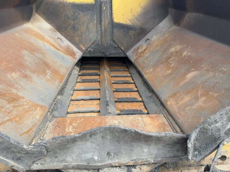 2010-caterpillar-ap-555e-image-9