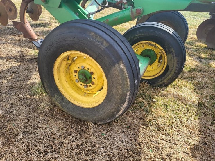 john-deere-2700-image-35