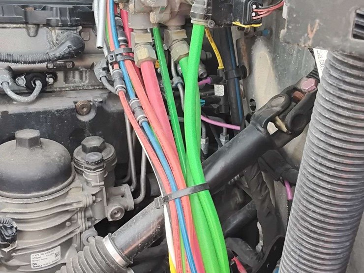 2020-freightliner-cascadia-126-image-63