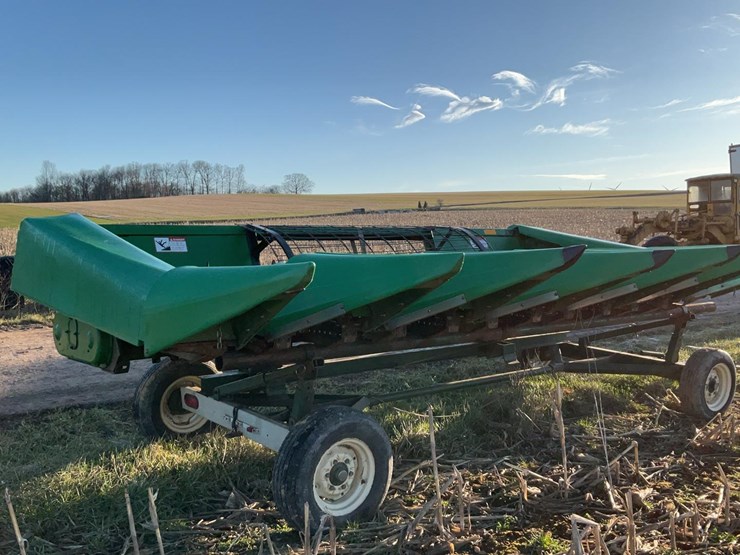 #720-•-john-deere-combine-corn-head-and-cart-image-4