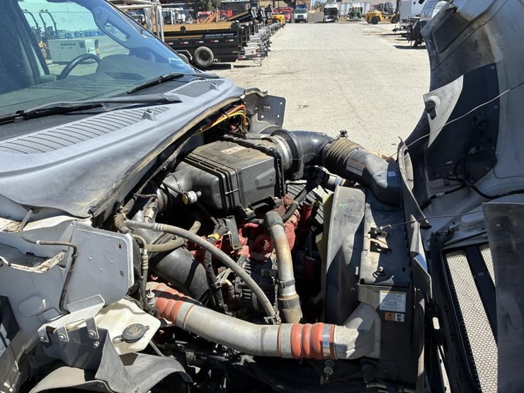 2015-ford-f650-image-7