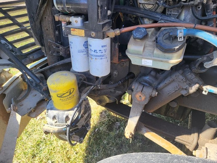 2013-freightliner-ca125dc-tandem-axle-day-cab-semi-image-70