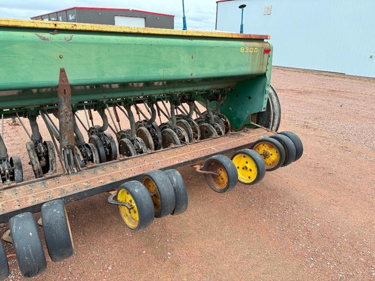 john-deere-8300-image-15