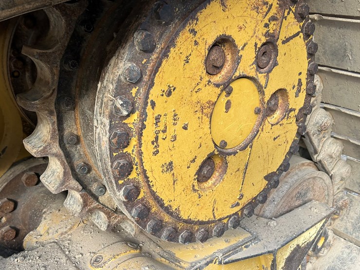 2015-caterpillar-d6t-lgp-image-80