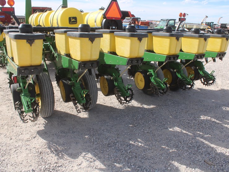 john-deere-7200-image-37