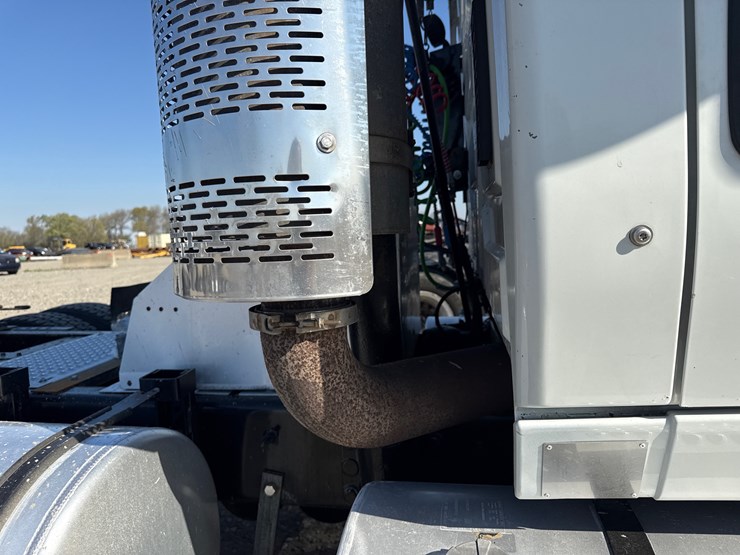 2011-international-prostar-image-38