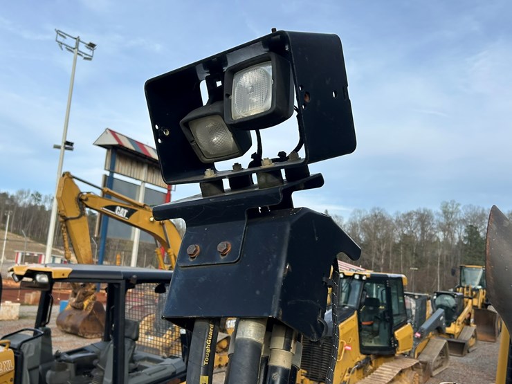 2015-caterpillar-d6t-lgp-image-27