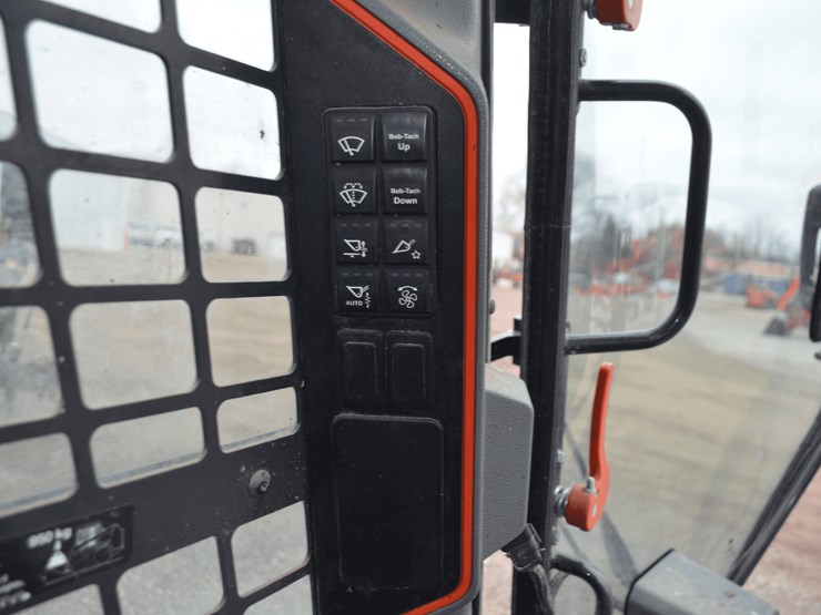 2023-bobcat-s62-image-30