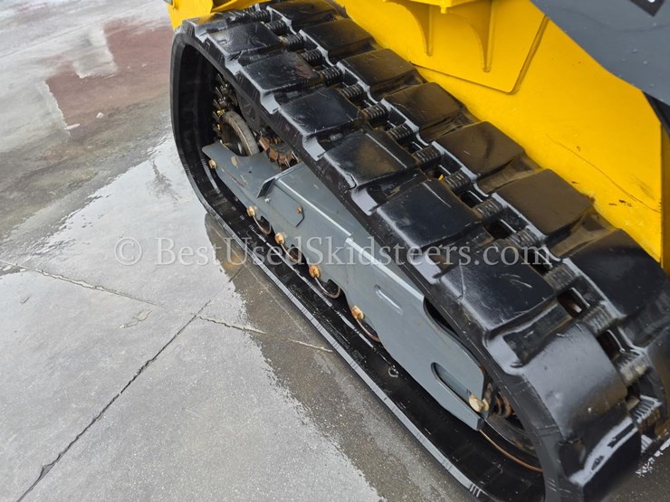 2024-deere-317g-image-9