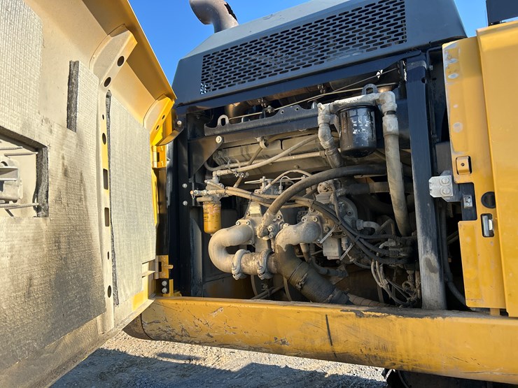 2019-deere-350g-lc-image-45