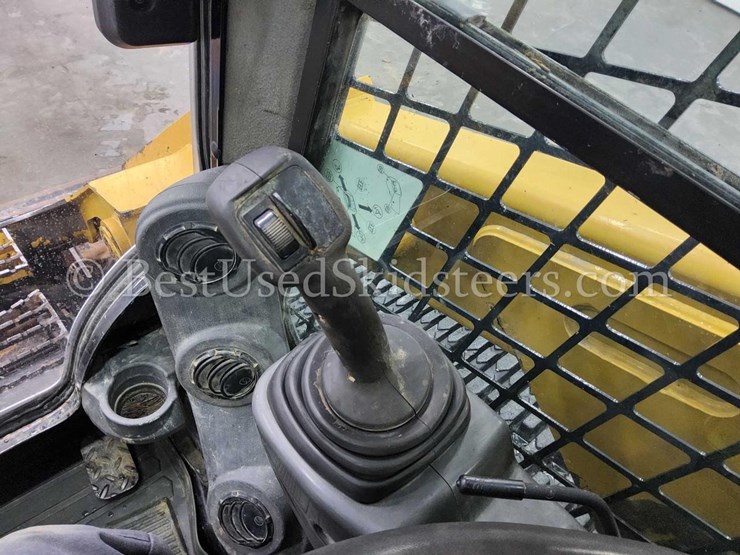 2015-caterpillar-279d-image-23