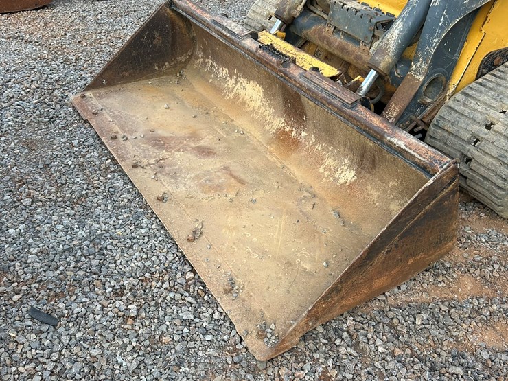 2011-deere-333g-image-10