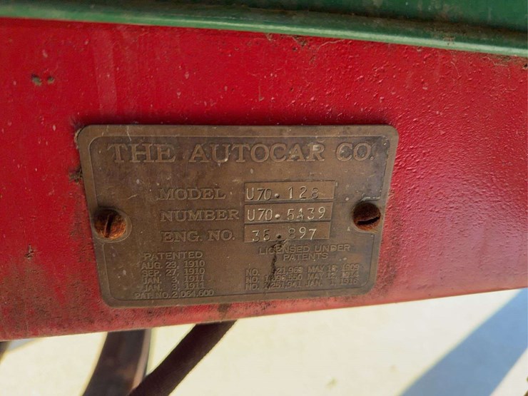 autocar-u70-truck-tractor-image-42