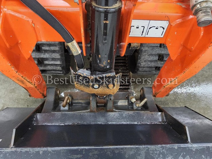 2023-kubota-scl1000-image-13