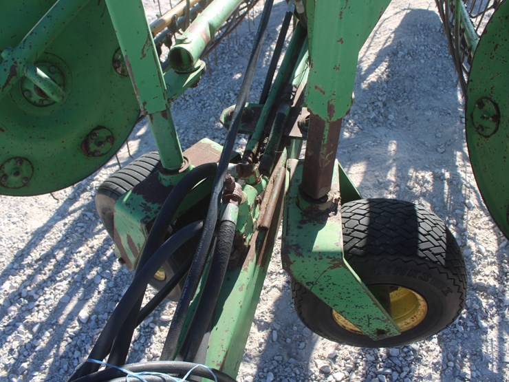 john-deere-700-image-12
