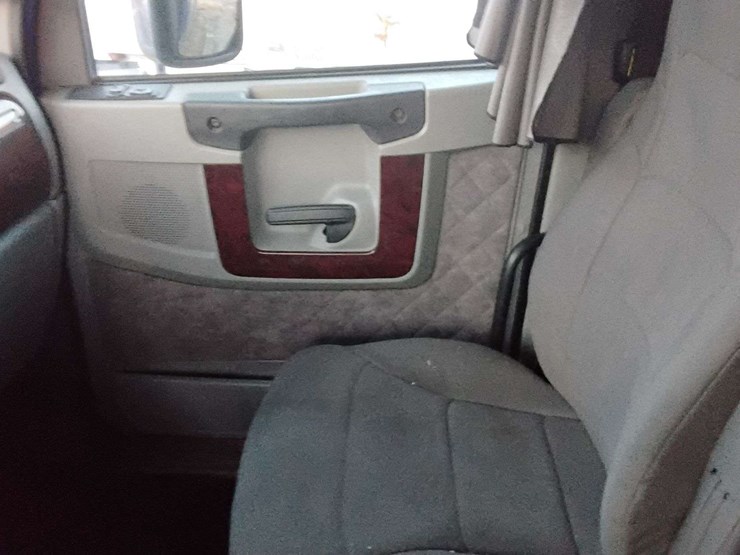 freightliner-cascadia-tractor-2015-freightliner-cascadia-3alxfb007gdg85229-mileage:-does-not-r-image-15