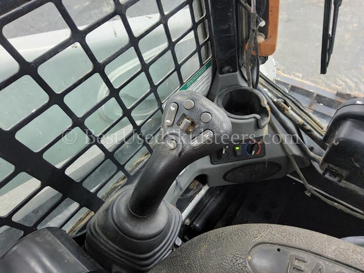 2016-bobcat-t590-image-21