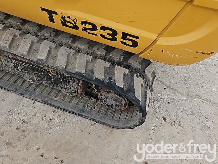 2014-takeuchi-tb235-image-27