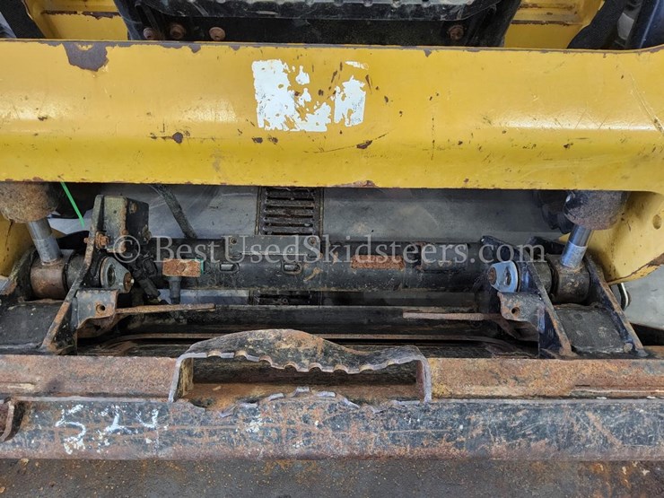 2018-caterpillar-249d-image-12