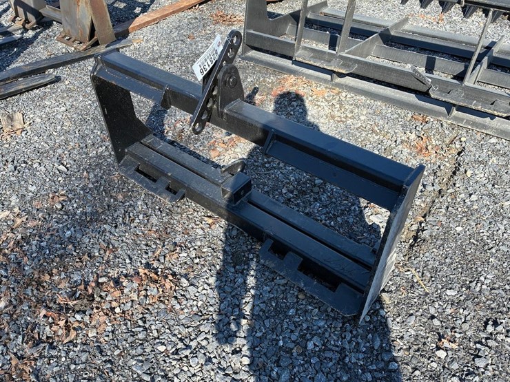 wildcat-skid-steer-quick-attach-to-3pt-adaptor-image-4