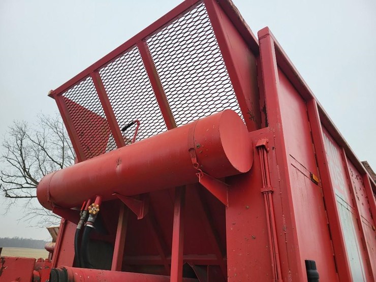 silage-wagon-image-12