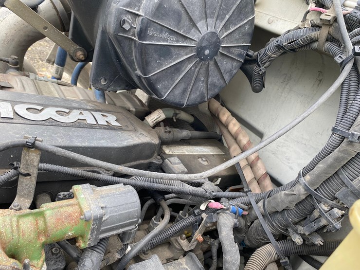 2016-peterbilt-325-image-51