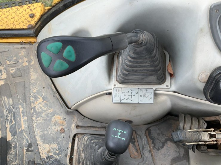 #360-•-2000-komatsu-4x4-utility-backhoe-image-30