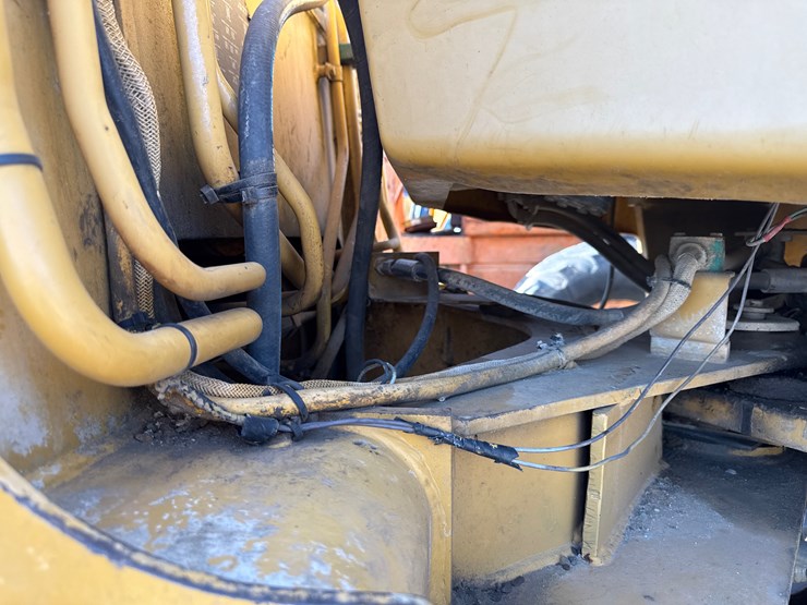 caterpillar-it28f-image-40