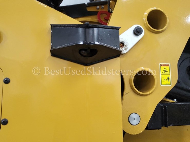 2024-caterpillar-255-image-28