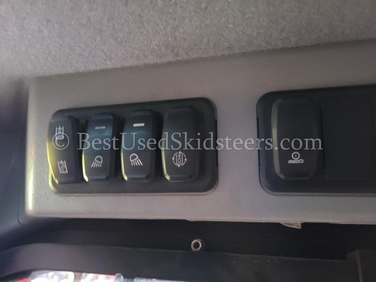 2023-caterpillar-262d3-image-19