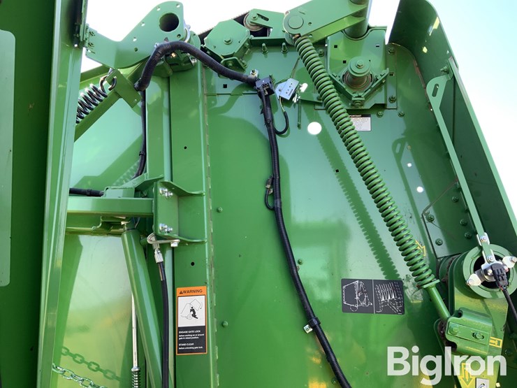 2021-john-deere-560m-image-14