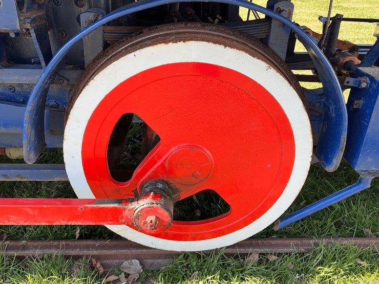 frick-steam-locomotive-with-track-image-44