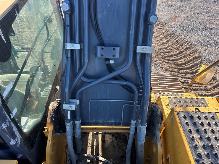 2019-deere-350g-lc-image-32